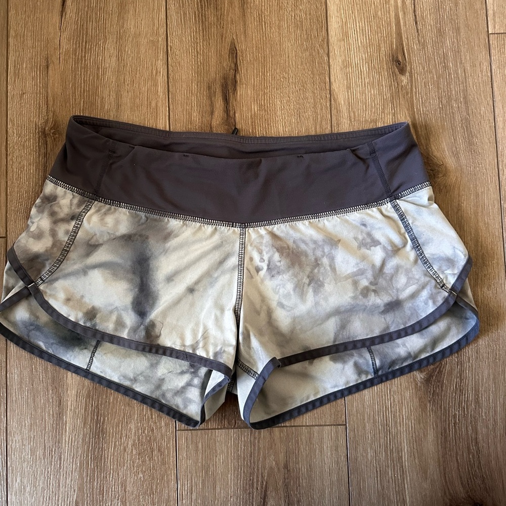 Lululemon Women's Gray Tie-Dye Shorts